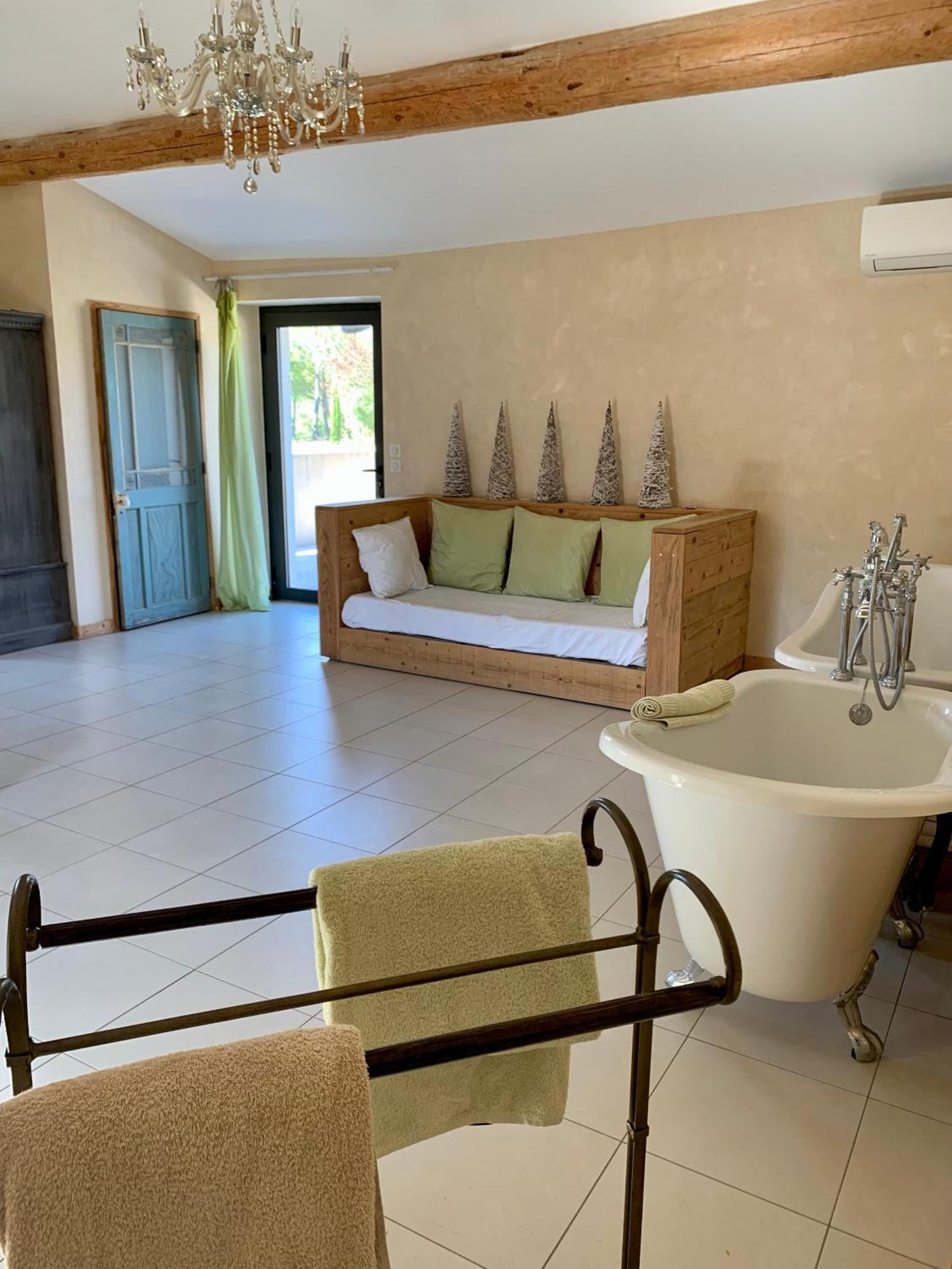 Mas Des Terres Rouges Villa Vezenobres Exterior photo