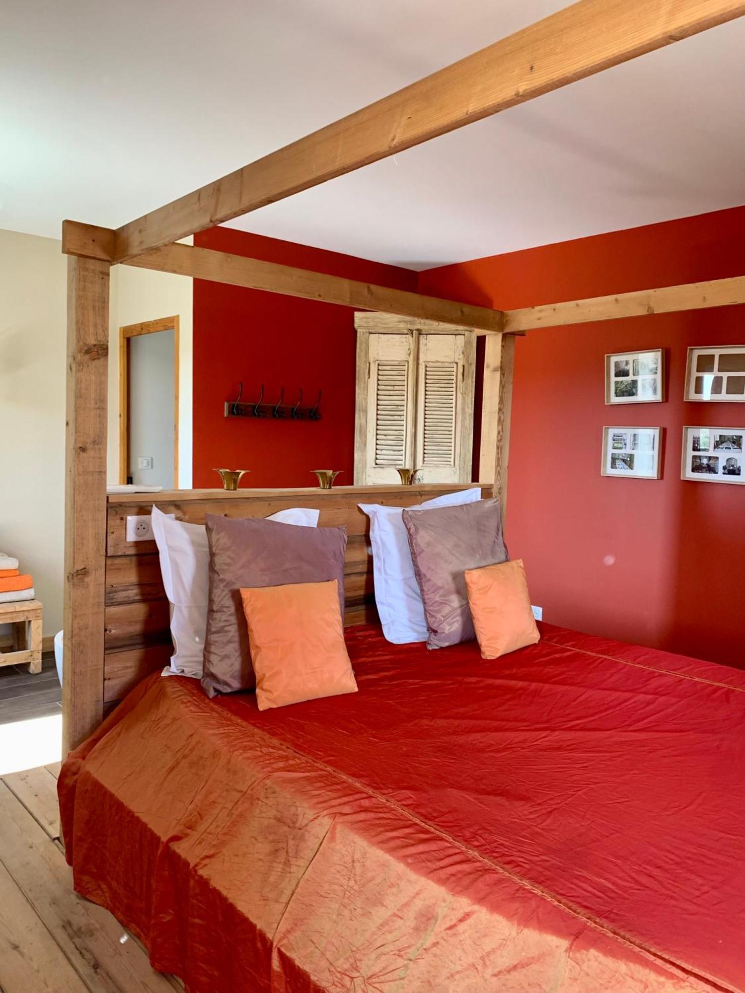 Mas Des Terres Rouges Villa Vezenobres Exterior photo