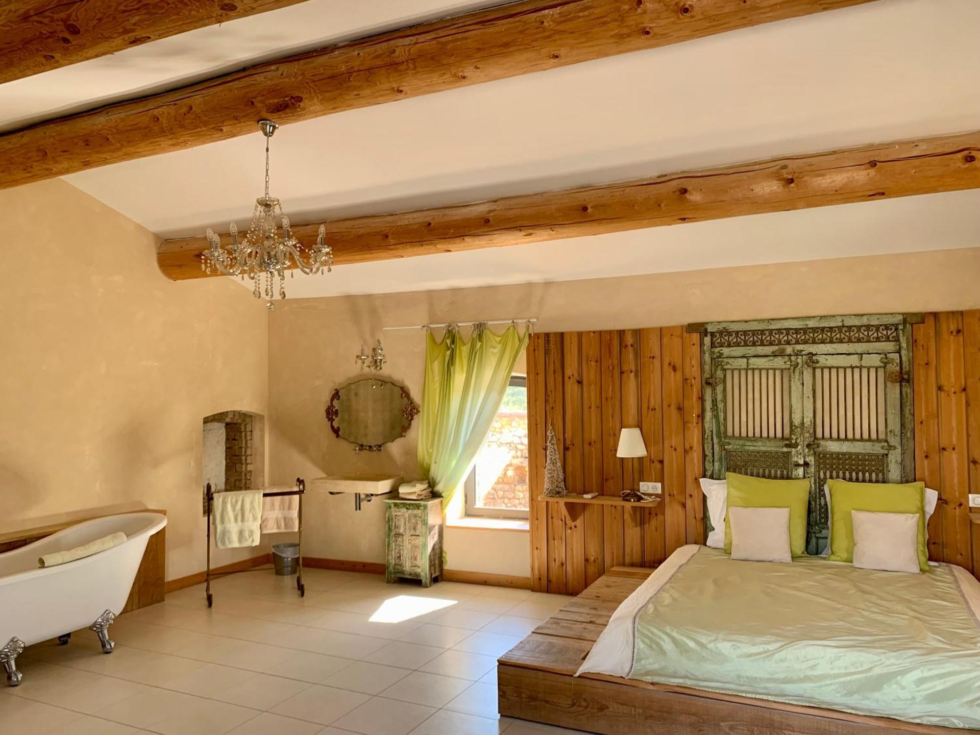 Mas Des Terres Rouges Villa Vezenobres Exterior photo